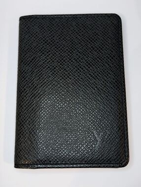 EUC Louis Vuitton Card Holder - Black Taiga Leather w/Box